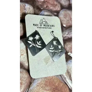 Made Of Mountains Wild Flower Earrings Gold Color New Made In Montana